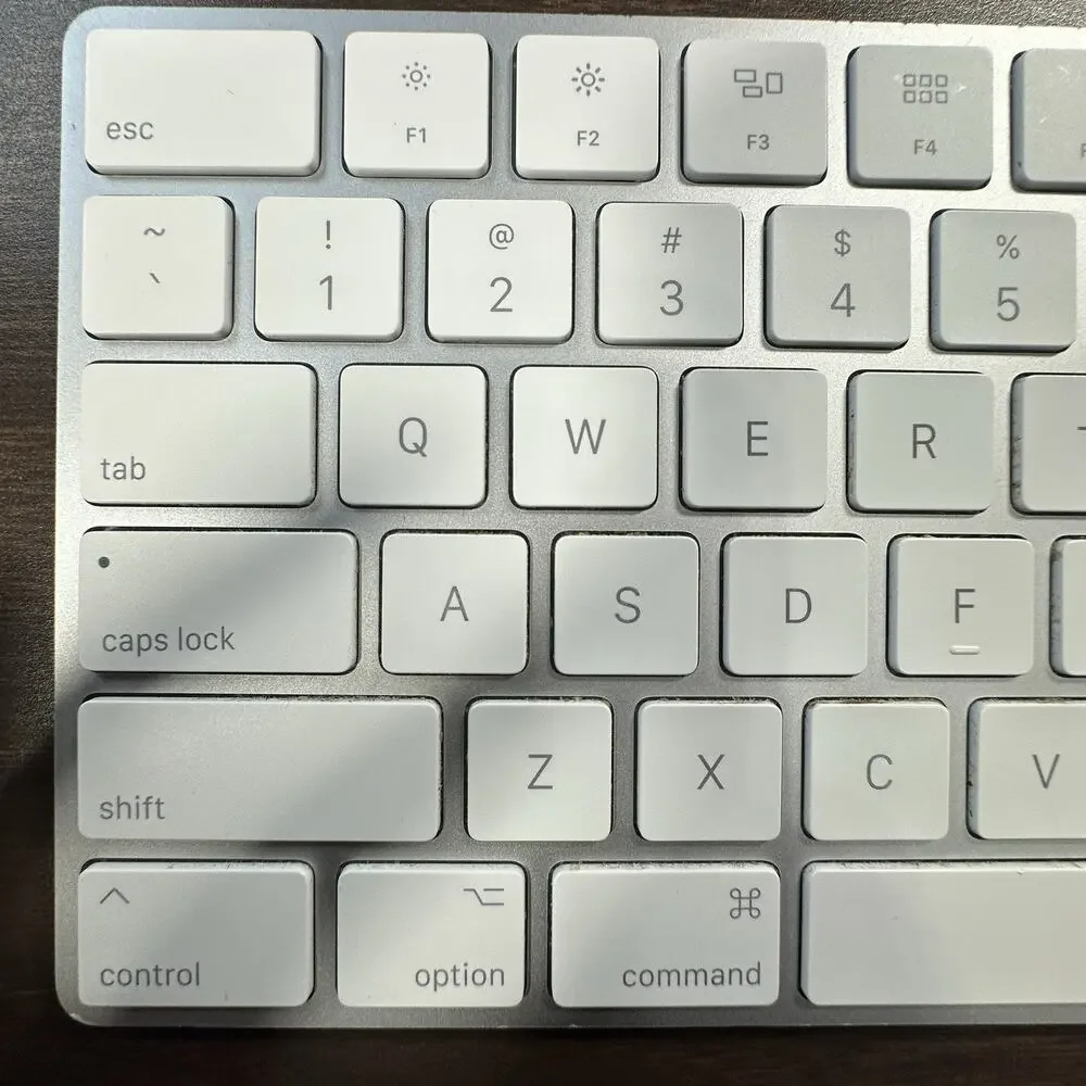 Apple Magic Keyboard Model A1483 with Numeric Keypad Bluetooth Lightning White